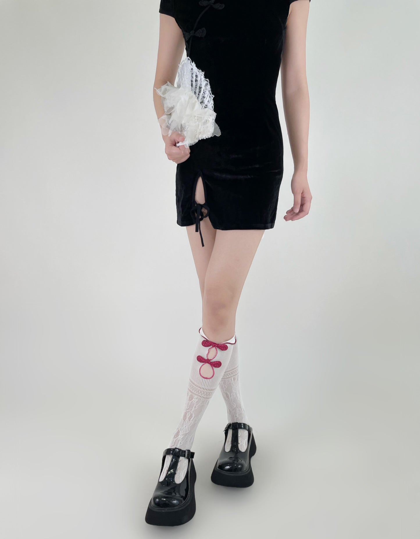 Pipakou-Lace-Floral-Red-Crew-Socks